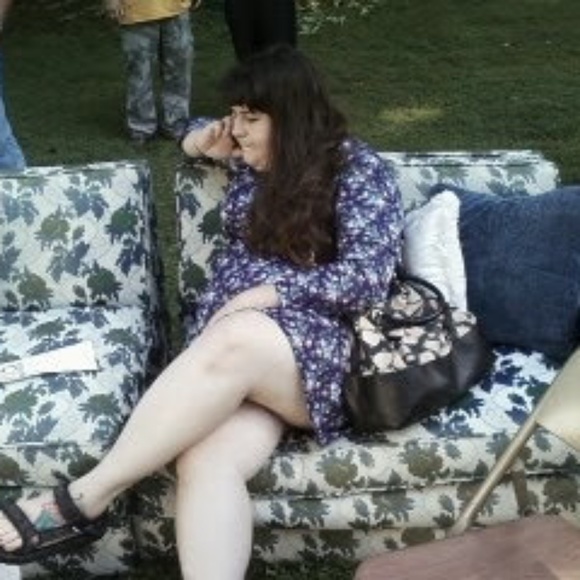 Meet your Posher, Rebecca - Picture 3 of 6